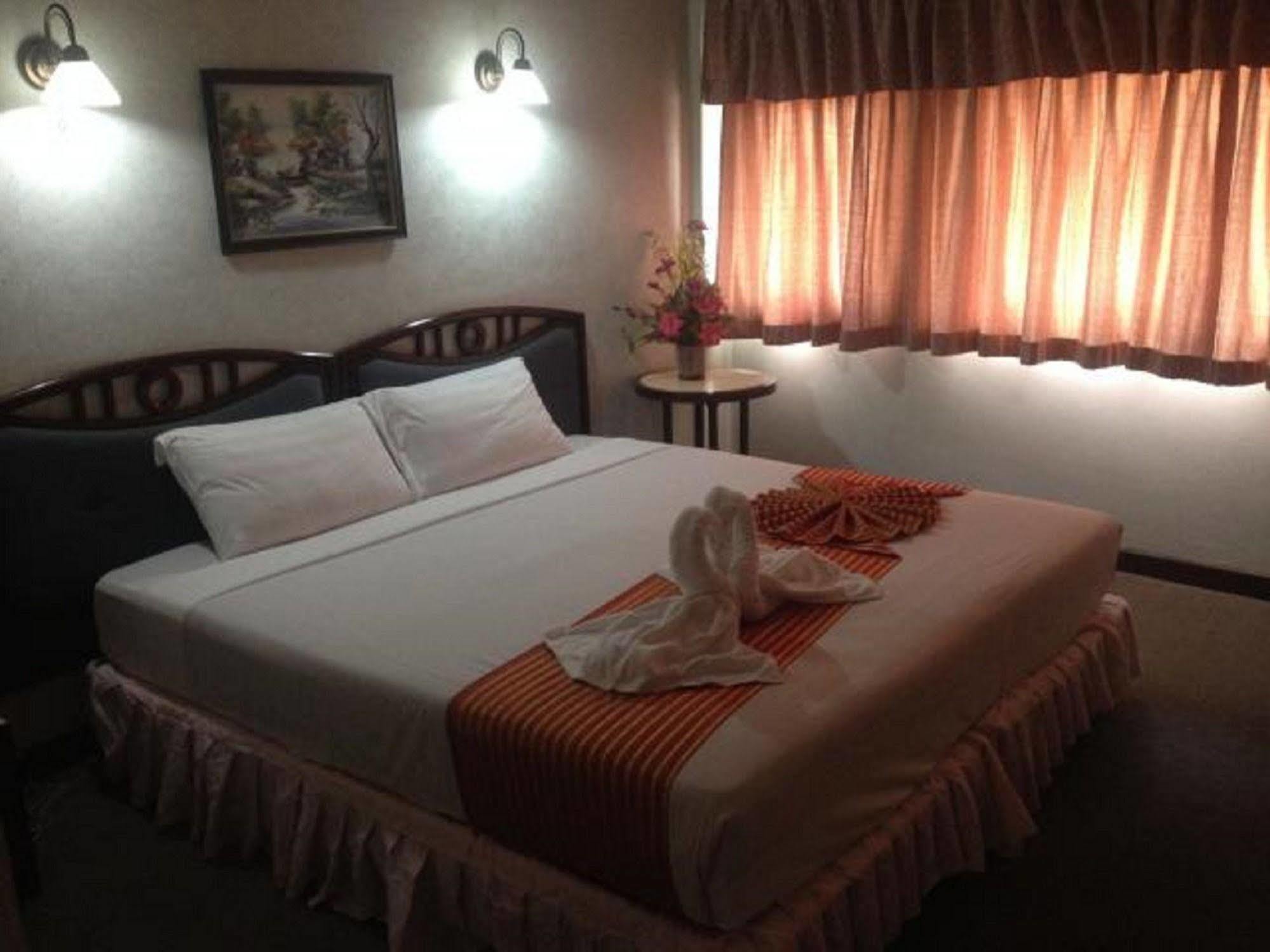 Amarin Nakorn Hotel Phitsanulok Exterior foto